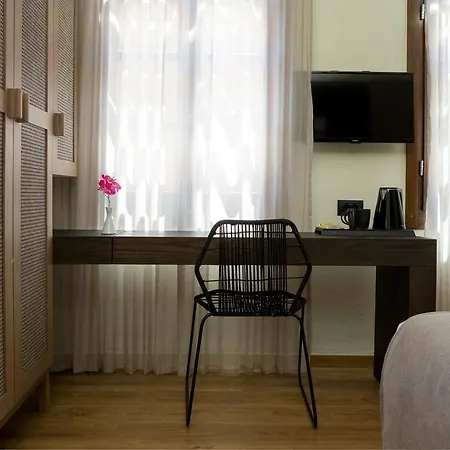 Elg Contessa Boutique Hriszí Aktí Haniá